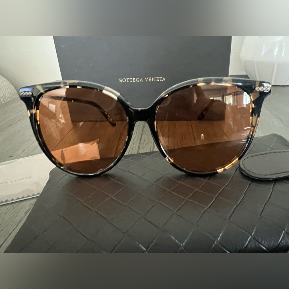 New Bottega Veneta Sunglasses Women's Soft Cateye Style BV0103SA-003 Brown - Picture 1 of 9